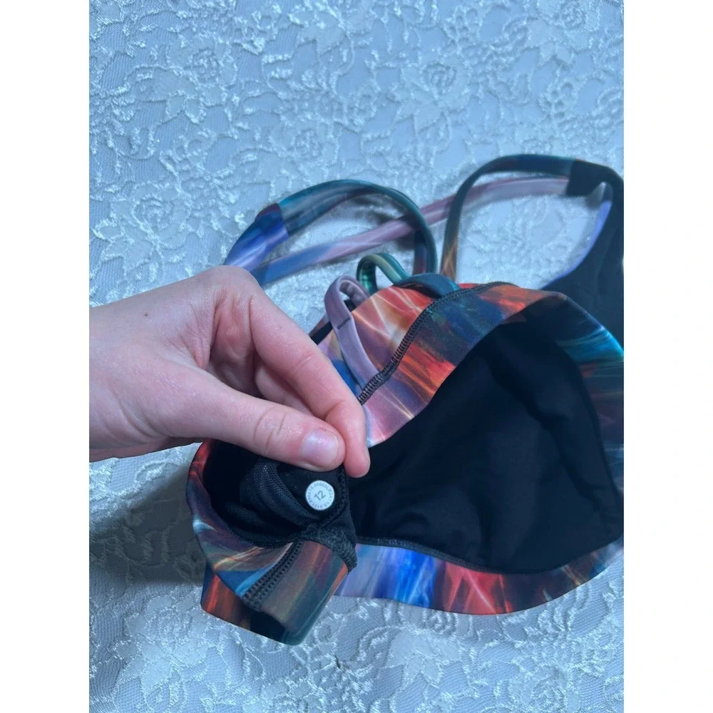 Lululemon Energy Bra Medium Support Chroma Fusion 12 Workout Gym Eclectic Yoga